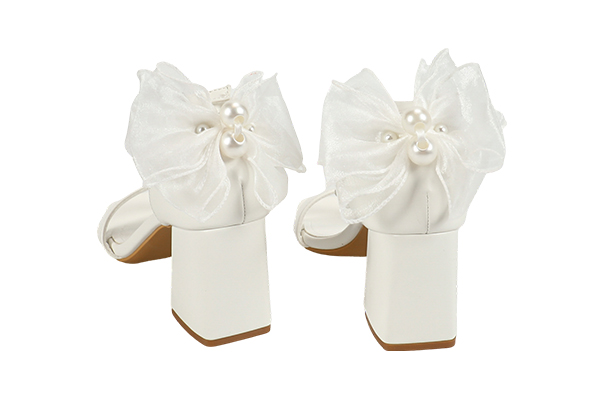 Women's Summer White Bow Pearl Chain Decoration Open Toe Square Head Thick Heel Sandals Elegant Style