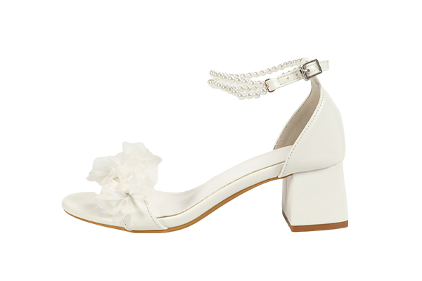 Women's Summer White Artificial Pearl Flower Decoration Open Toe Round Head Thick Heel Sandals Elegant Style