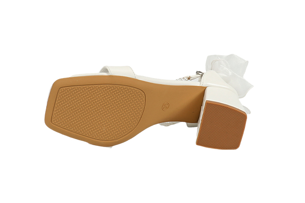 Women's Summer White Bow Pearl Chain Decoration Open Toe Square Head Thick Heel Sandals Elegant Style