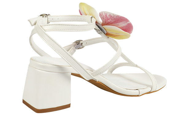 Women's Floral Decoration T-Strap Square Heel Sandals Holiday Style Summer White High Heel Sandals
