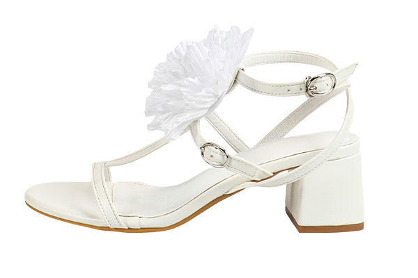 Women's Floral Decoration T-Strap Square Heel Sandals Holiday Style Summer White High Heel Sandals