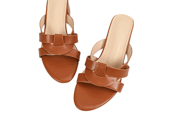 Savior for people with wide feet! Why do women's cross-woven chunky heel sandals modify the foot shape better?