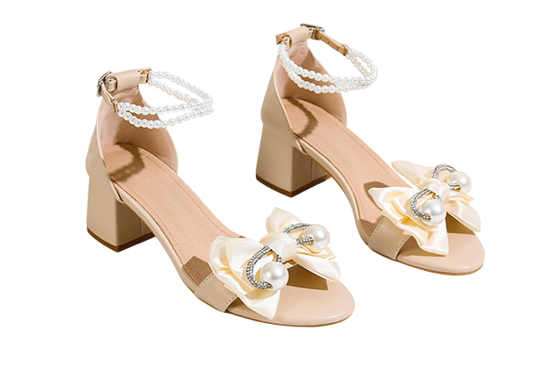 Women's Pearl Bow Decoration Pearl Strap Chunky Heel Sandals Elegant Style Summer Beige High Heel Sandals