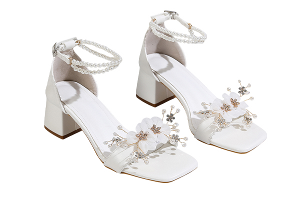 Women's Floral Rhinestone Pearl Strap Thick Heel Sandals Elegant Style Summer White High Heel Sandals